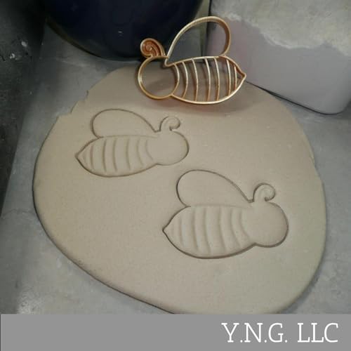 Bumblebee Side-Facing Cookie Cutter - Made in USA