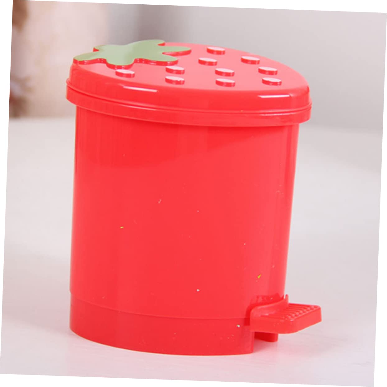 HOOTNEE Cute Strawberry Trash Can with Lid for Desktop and Bedroom 1
