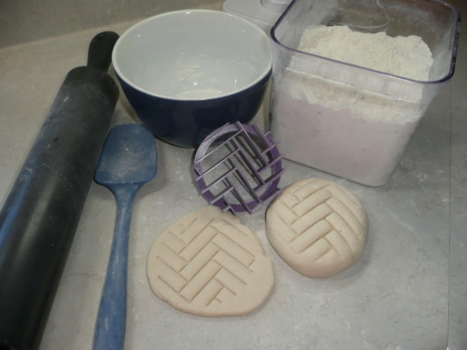 YNGLLC Herringbone Concha Cutter Bread Stamp Purple