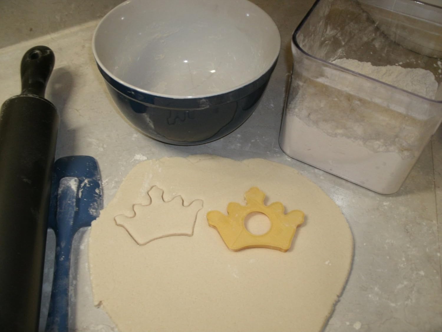 CROWN TIARA ROYAL QUEEN KING PRINCESS PRINCE COOKIE CUTTER MADE IN USA