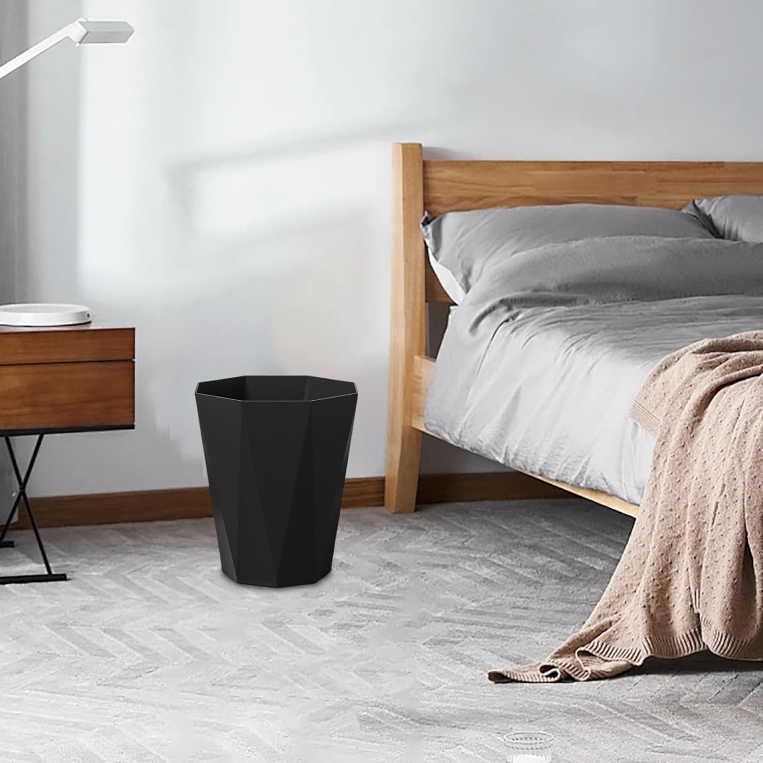 2025 Polygon Small Trash Can Black 1