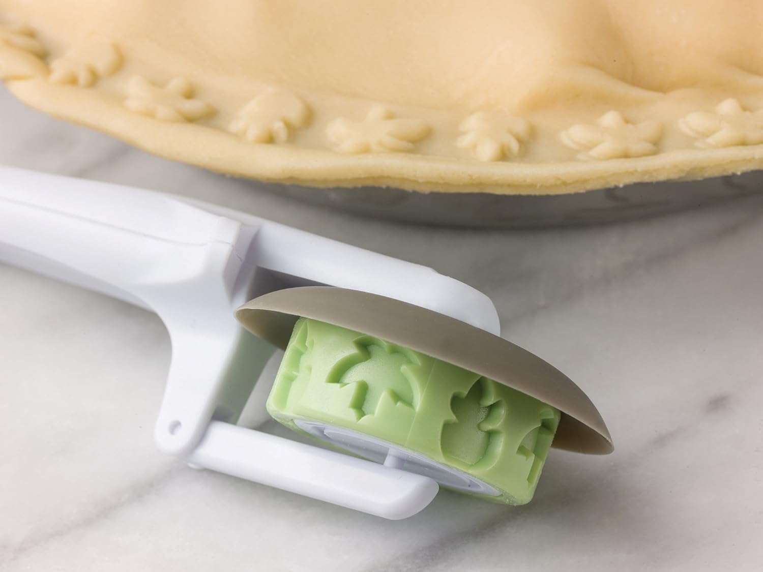 Fox Run 11-Piece Pie Top Cutter Set Green
