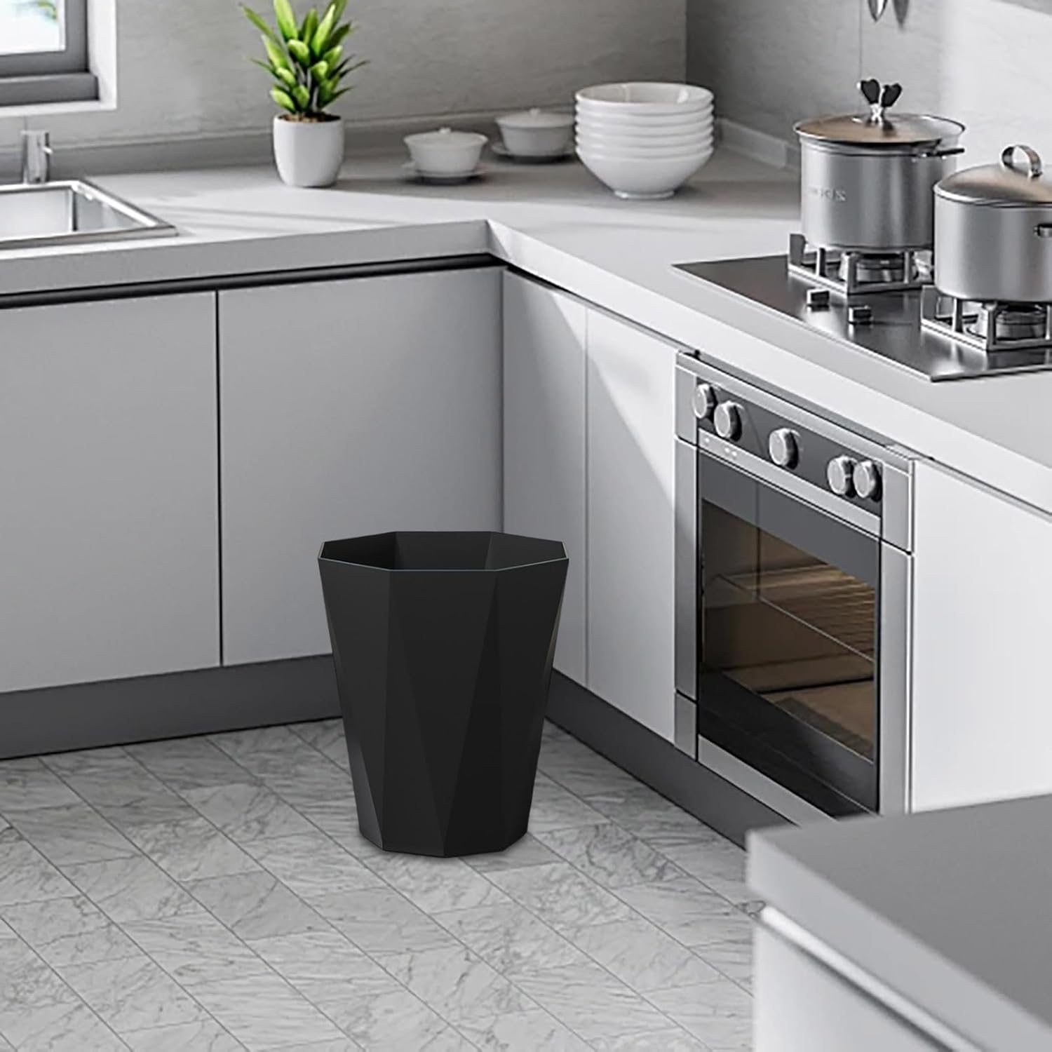 2025 Polygon Small Trash Can Black 1