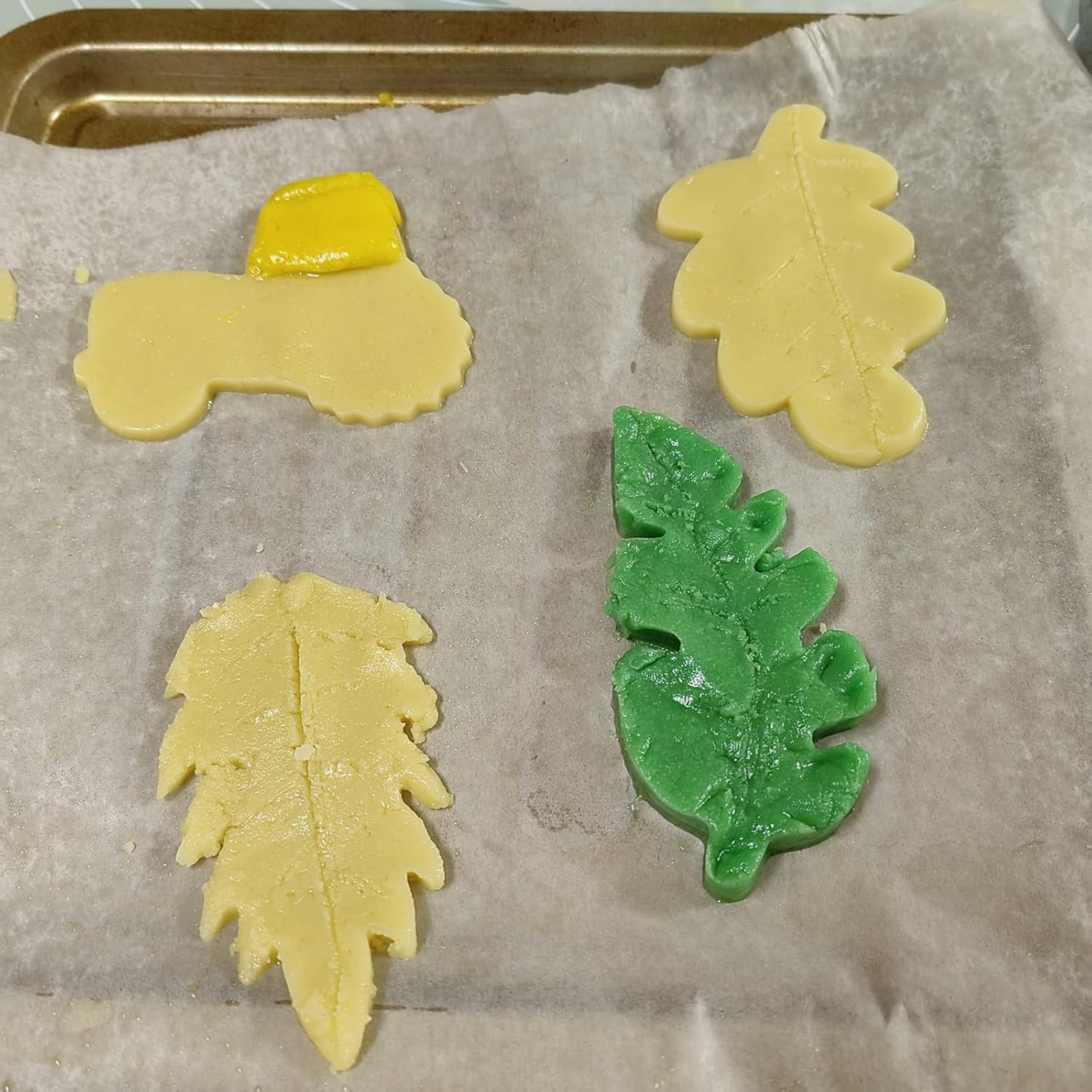 Leaf Cookie Cutter 4 Inch - Baking Tool for Parties