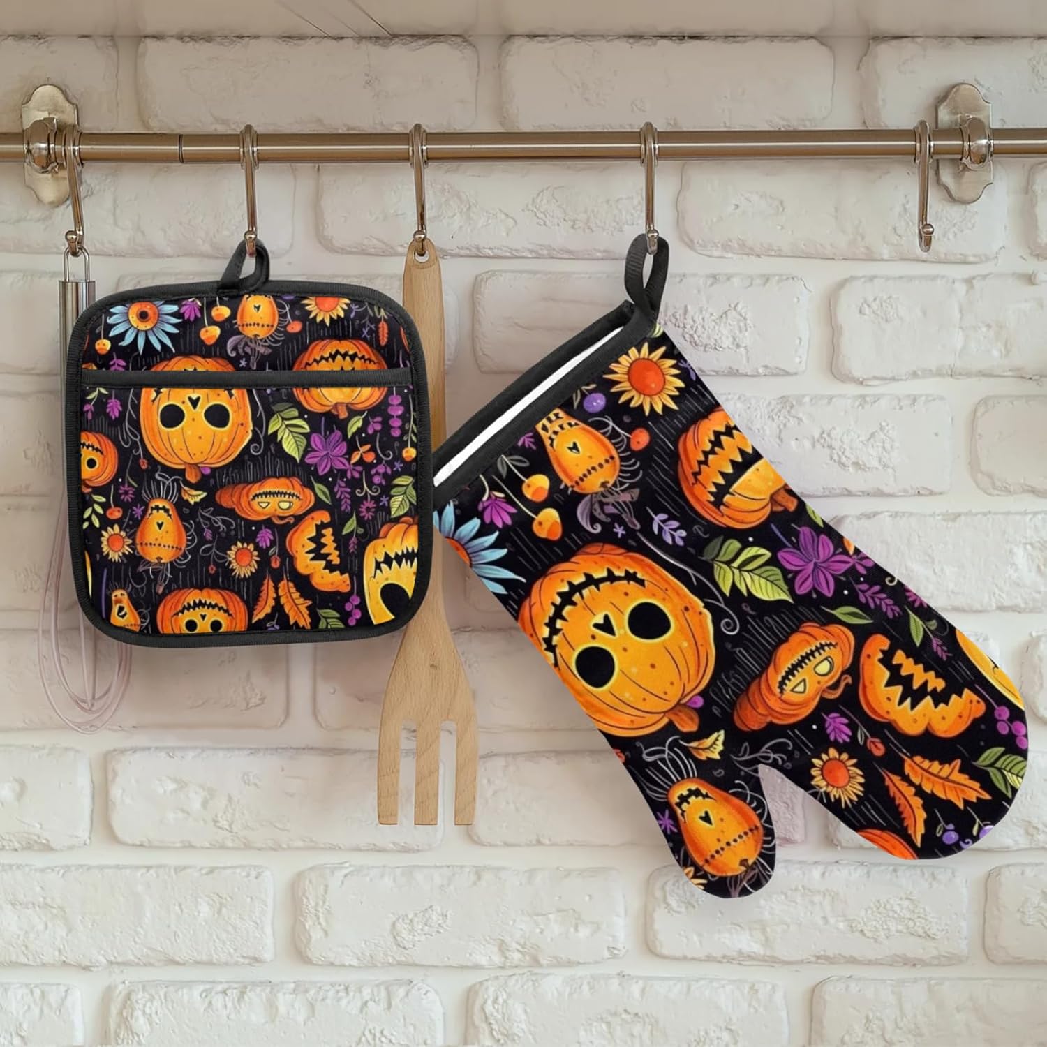 Aglebo Halloween Pumpkin Flower Oven Mitts Pot Holder Set
