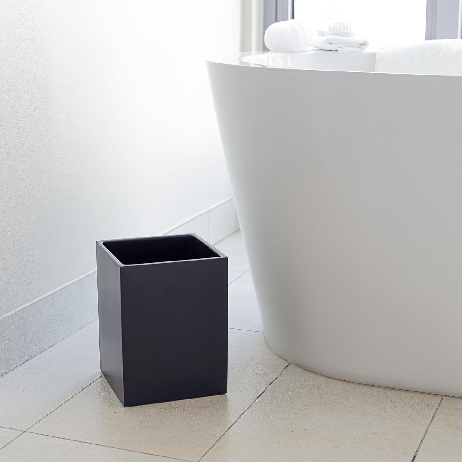 Matte Black Square Trash Can 2 Gallons 75L
