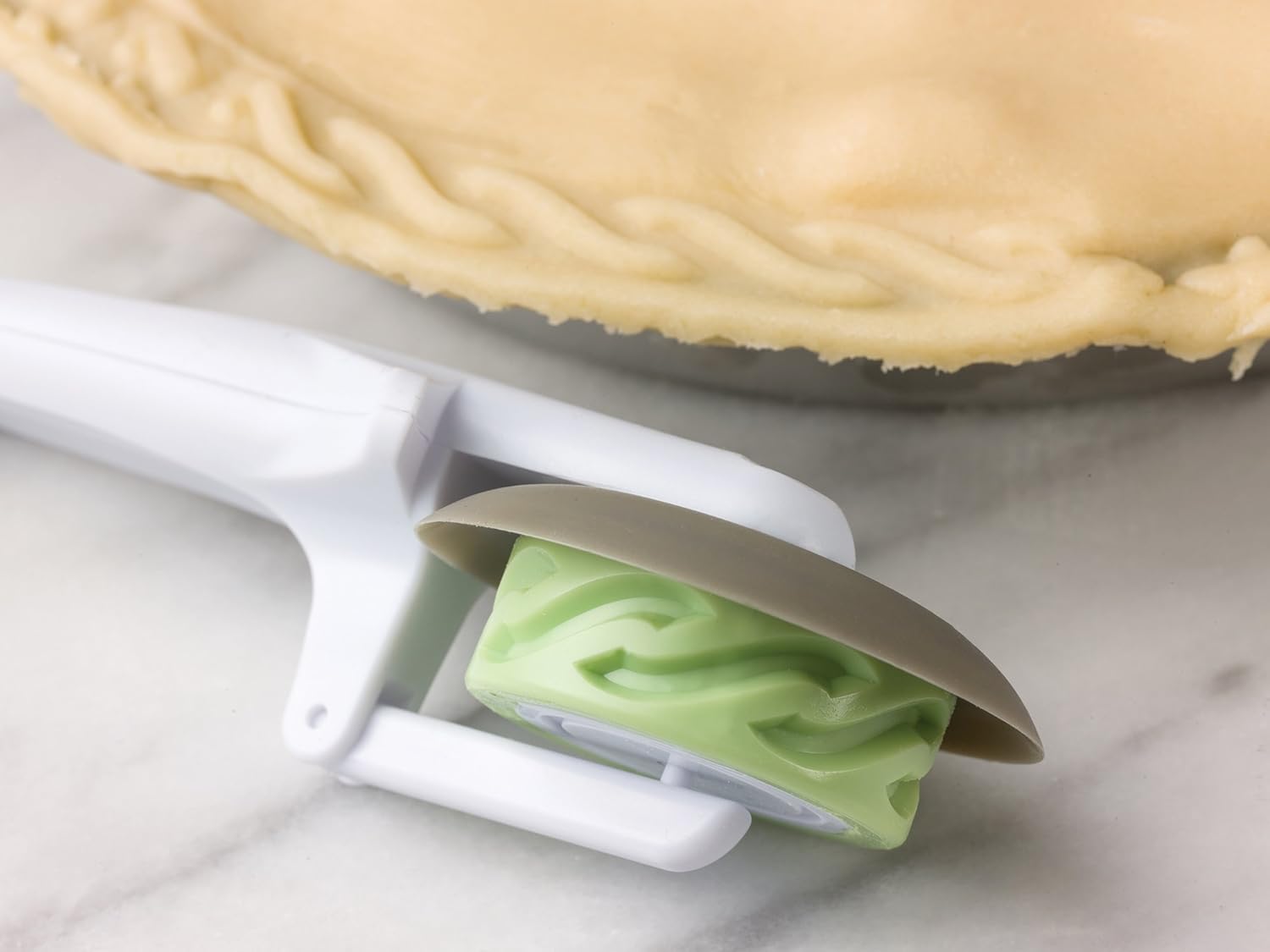 Fox Run 11-Piece Pie Top Cutter Set Green
