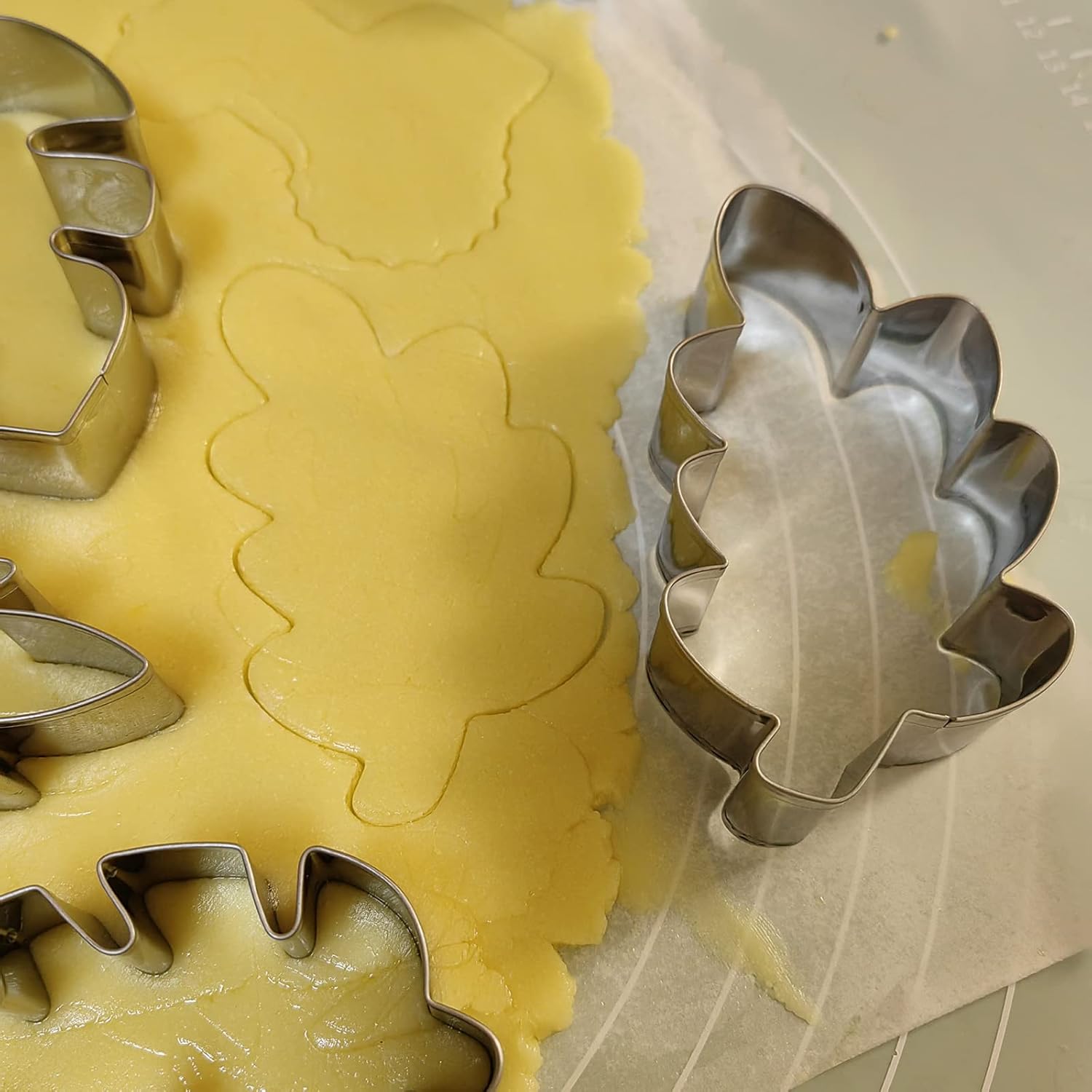 Leaf Cookie Cutter 4 Inch - Baking Tool for Parties