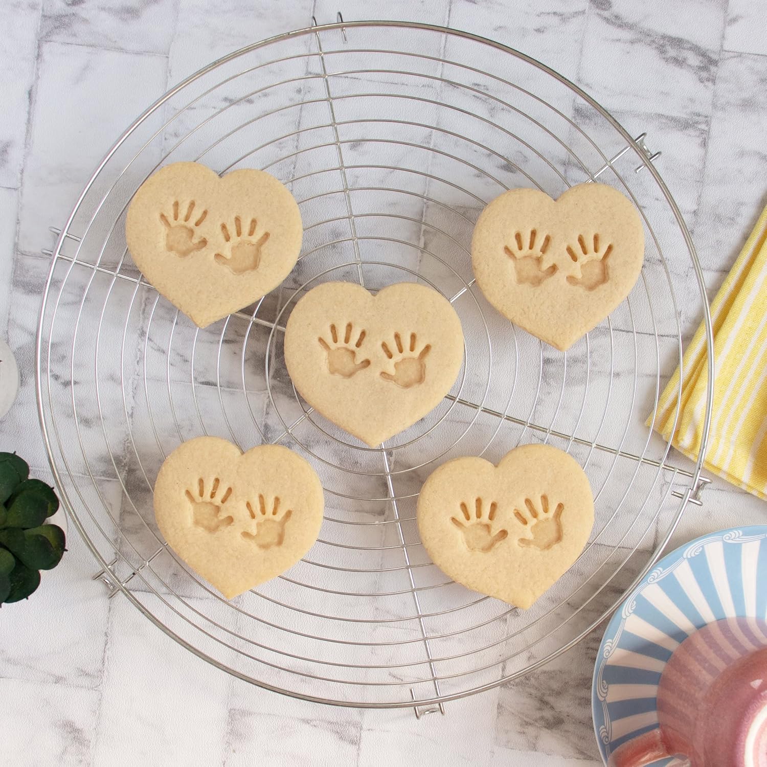 Bakerlogy Baby Hand Prints Cookie Cutter 1 Piece