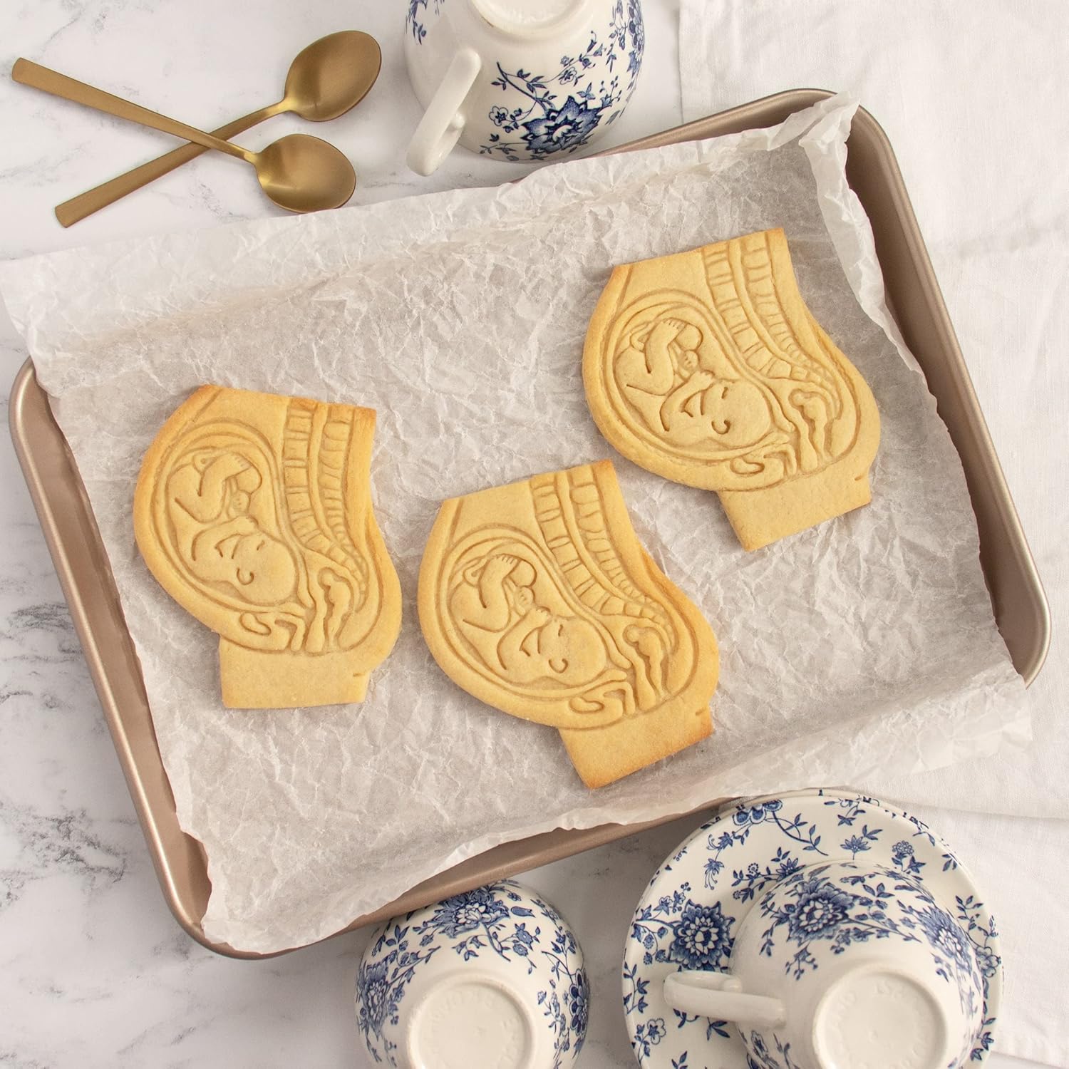 Bakerlogy Pregnant Womb with Foetus Cookie Cutter - 1 Piece